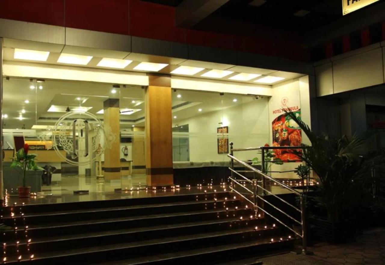 Hotel Peninsula Thrissur Экстерьер фото