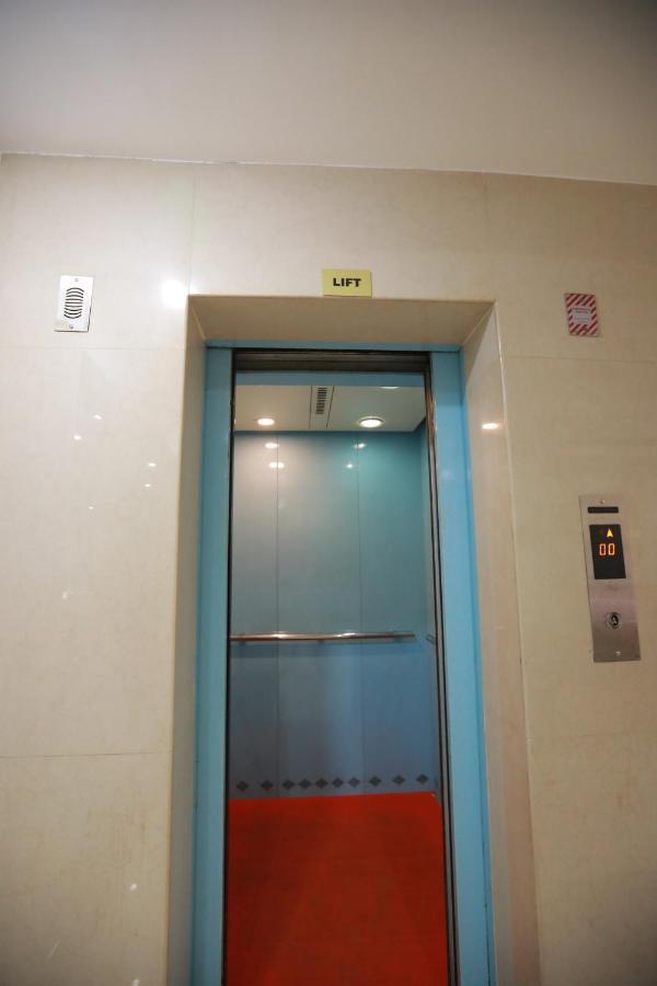 Hotel Peninsula Thrissur Экстерьер фото