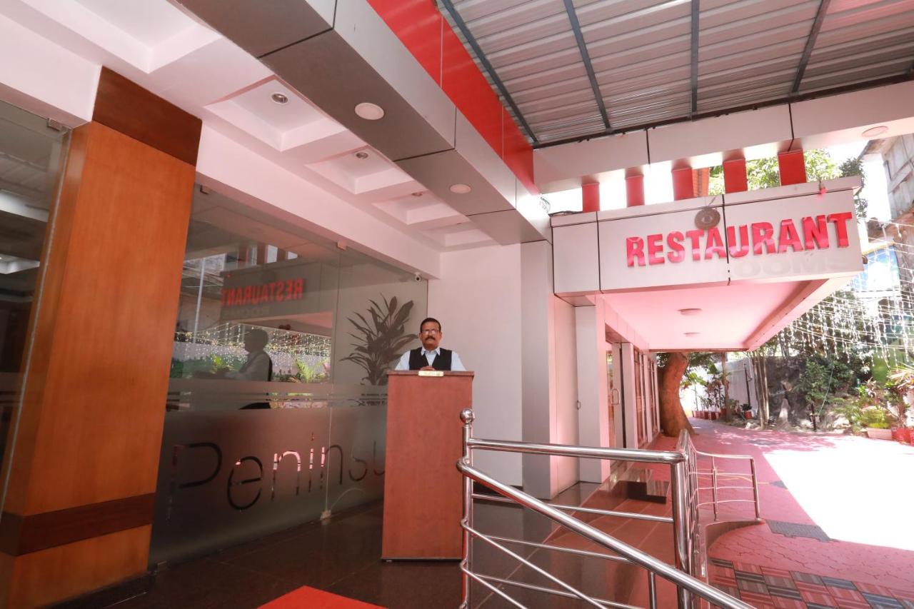Hotel Peninsula Thrissur Экстерьер фото